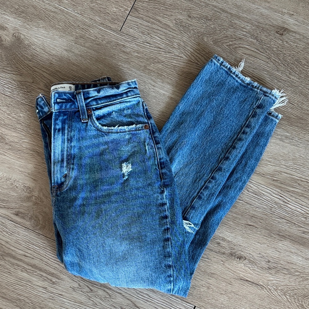 Abercrombie & Fitch Women’s The Mom High Rise Jeans Curve Love Fit